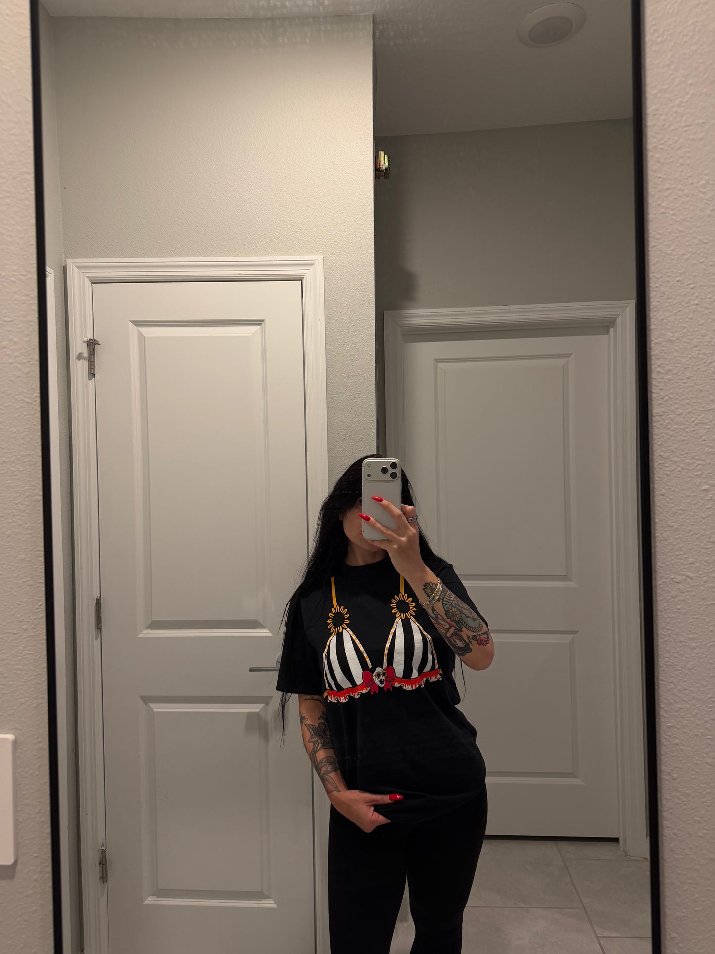 Artkini Tee